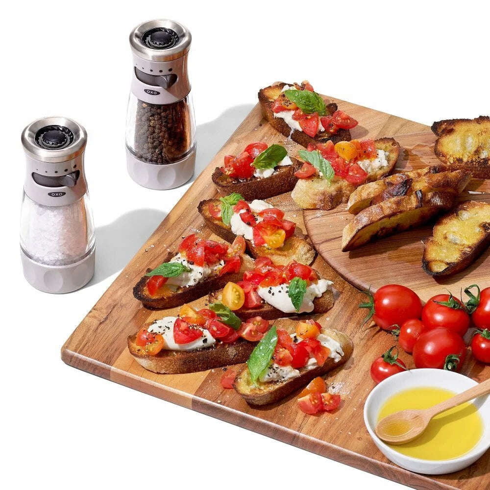 Contoured Mess-Free Pepper Grinder